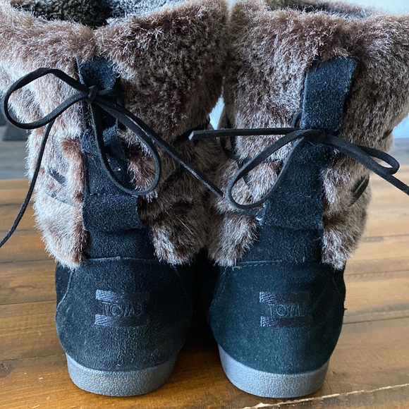 Tom’s winter boots - Picture 3 of 5